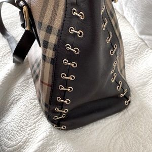 Burberry purse